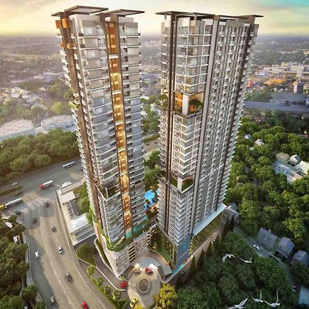 Bess Mansion Hotel Surabaya Wonocolo Ngoại thất bức ảnh