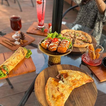 Bess Mansion Hotel Surabaya Wonocolo Ngoại thất bức ảnh