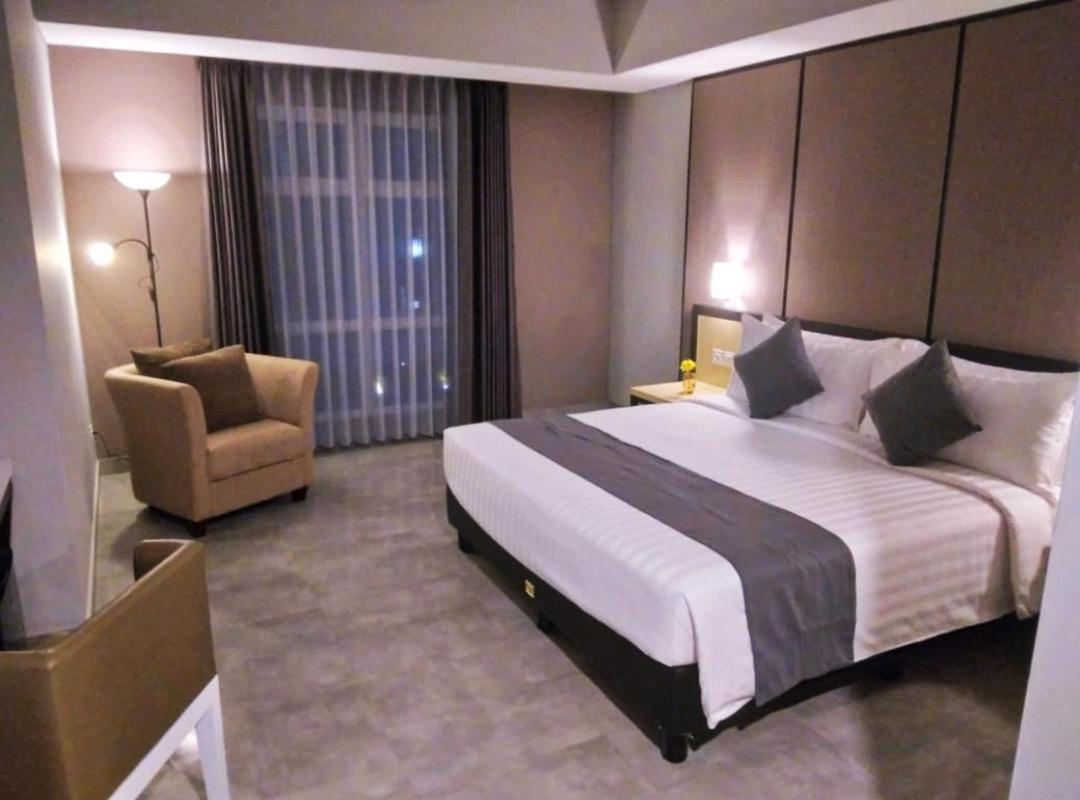 Bess Mansion Hotel Surabaya Wonocolo Ngoại thất bức ảnh