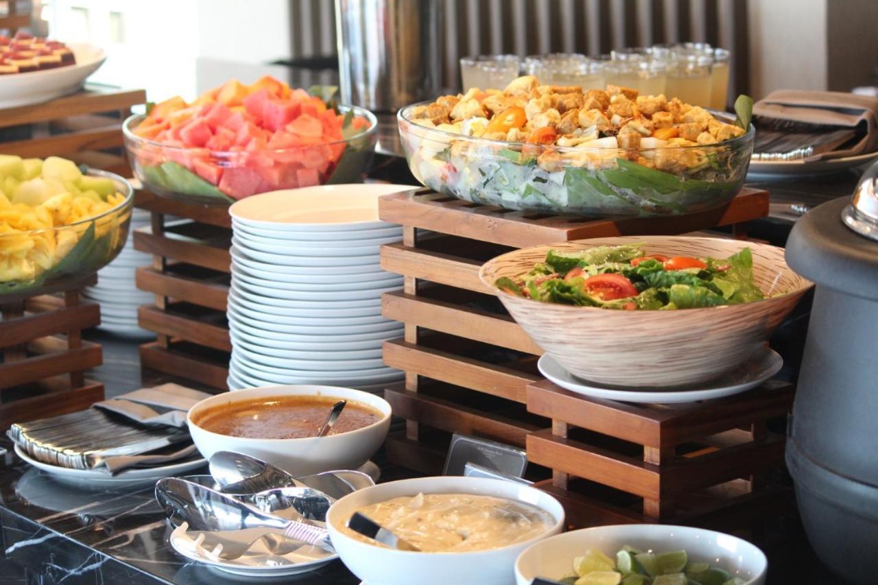 Bess Mansion Hotel Surabaya Wonocolo Ngoại thất bức ảnh