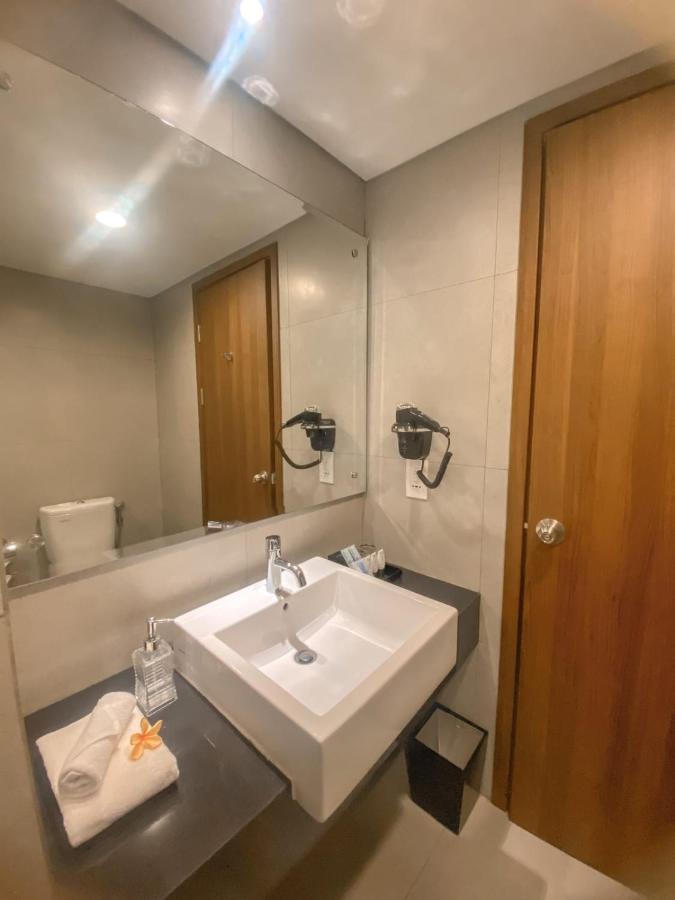 Bess Mansion Hotel Surabaya Wonocolo Ngoại thất bức ảnh