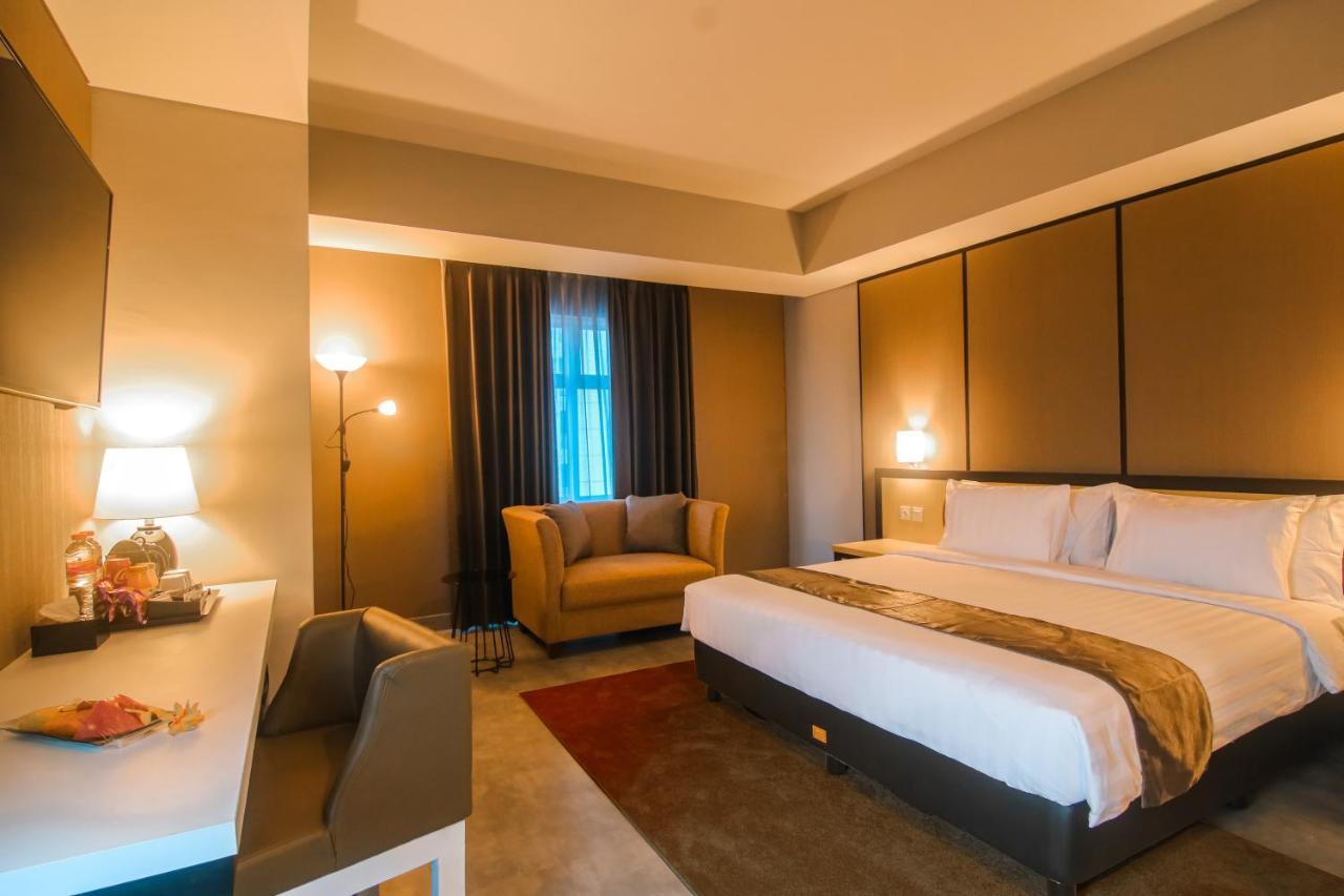 Bess Mansion Hotel Surabaya Wonocolo Ngoại thất bức ảnh