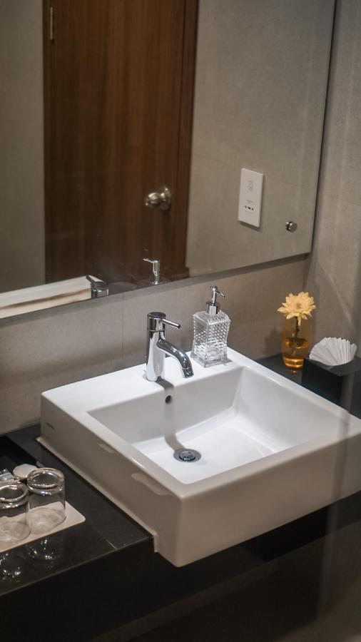 Bess Mansion Hotel Surabaya Wonocolo Ngoại thất bức ảnh