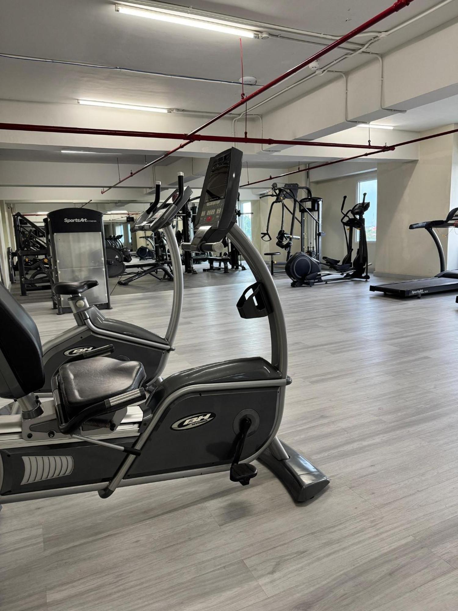 Bess Mansion Hotel Surabaya Wonocolo Ngoại thất bức ảnh