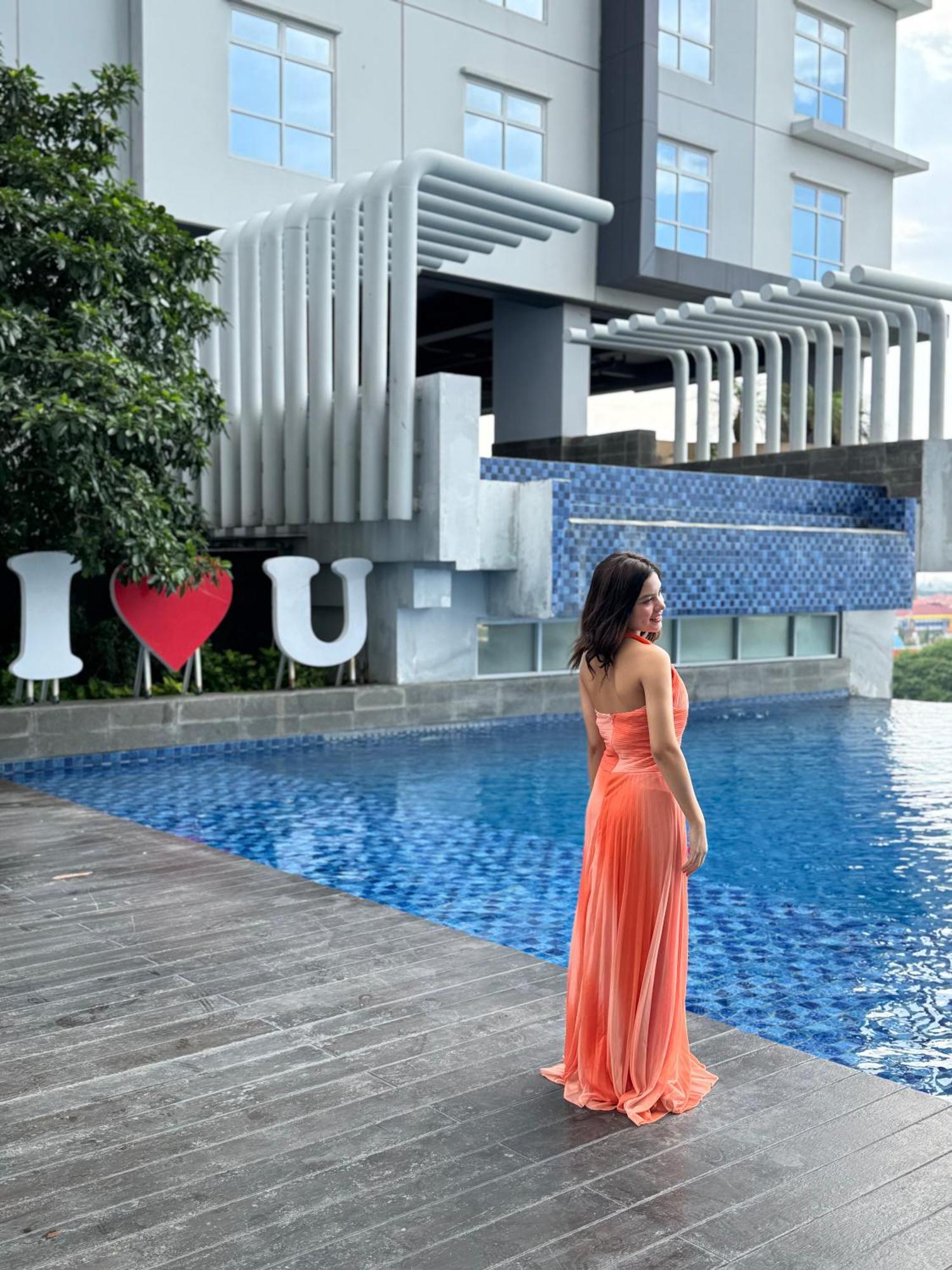 Bess Mansion Hotel Surabaya Wonocolo Ngoại thất bức ảnh